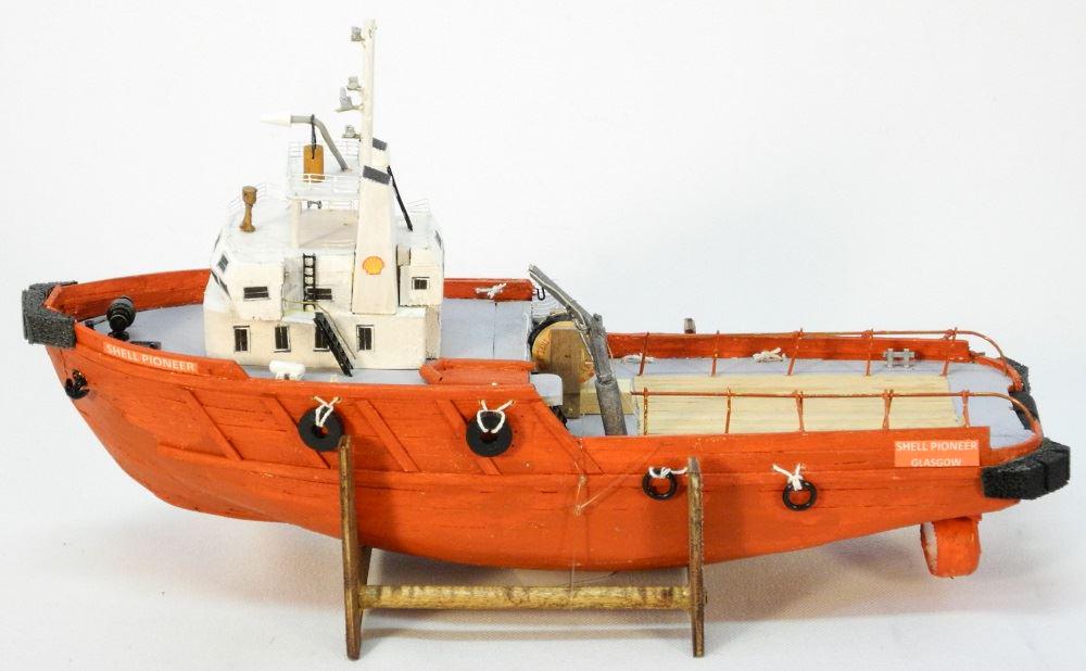 Model Ship "Shell Pioneer Glasgow", 11 1/2" length. (1 of 2)