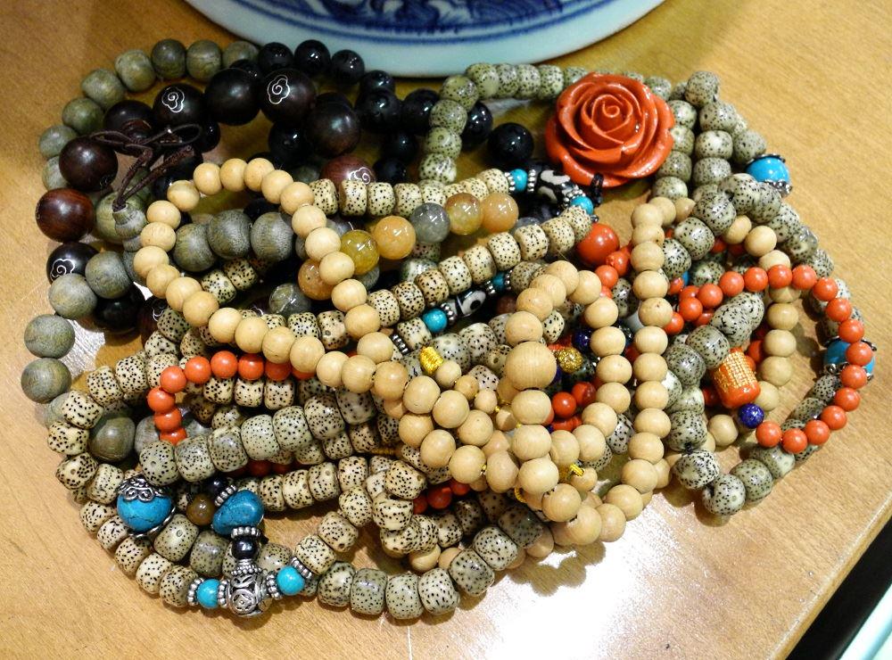 10 Chinese Jewellery Items: 6 Beaded Bracelets & 4 (1 of 1)