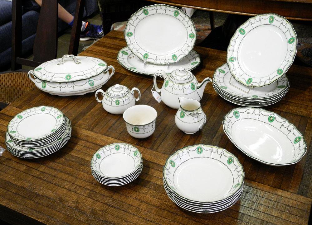 Lot of Royal Doulton part Luncheon Service, Countess (1 of 1)