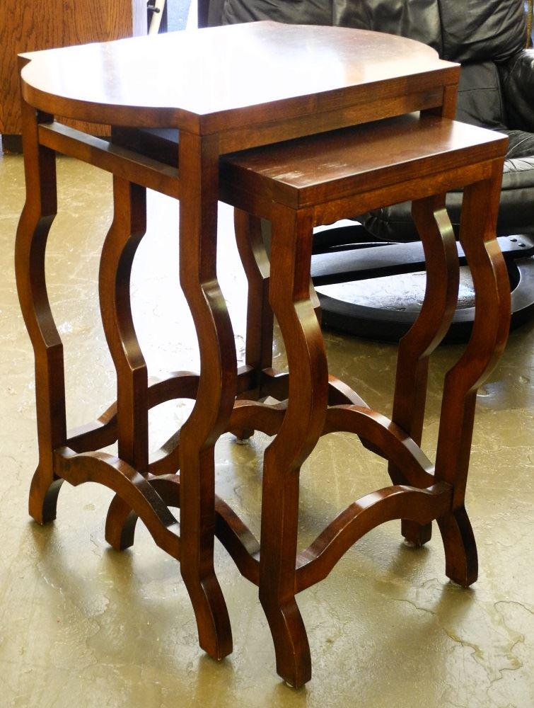 2 Cherry Finish Nesting Tables. (1 of 1)