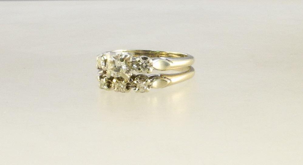 18K white gold engagement ring. (1 of 5)