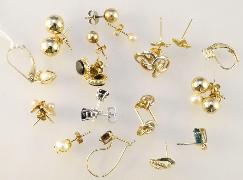 8 Pairs & 10 Loose 10-14K Gold Stud Earrings. (1 of 1)