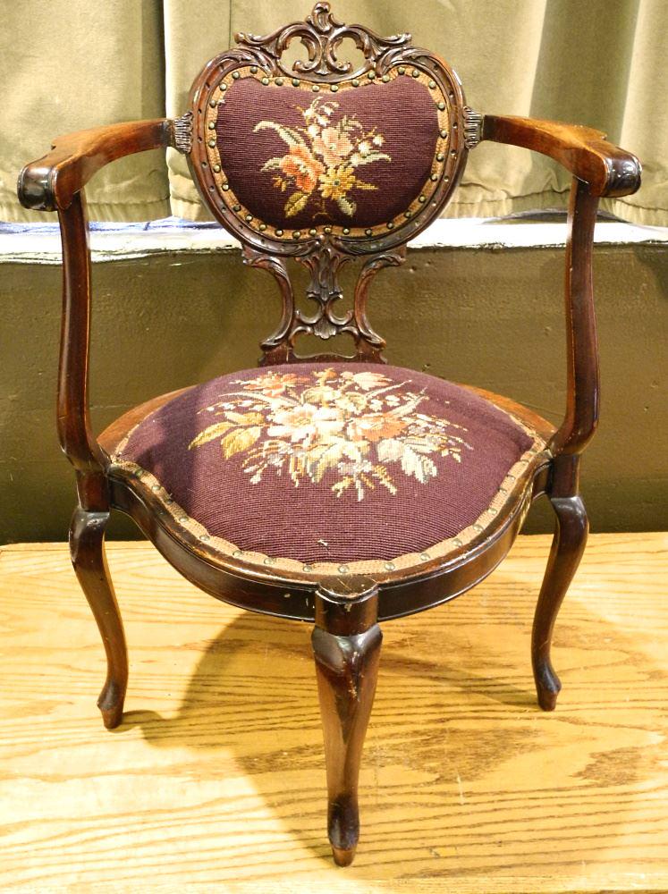 Louis XV Style Mahogany Finished Corner Chair circa: Louis XV Style Mahogany Finished Corner Chair circa 1900, 22 3/4"W.