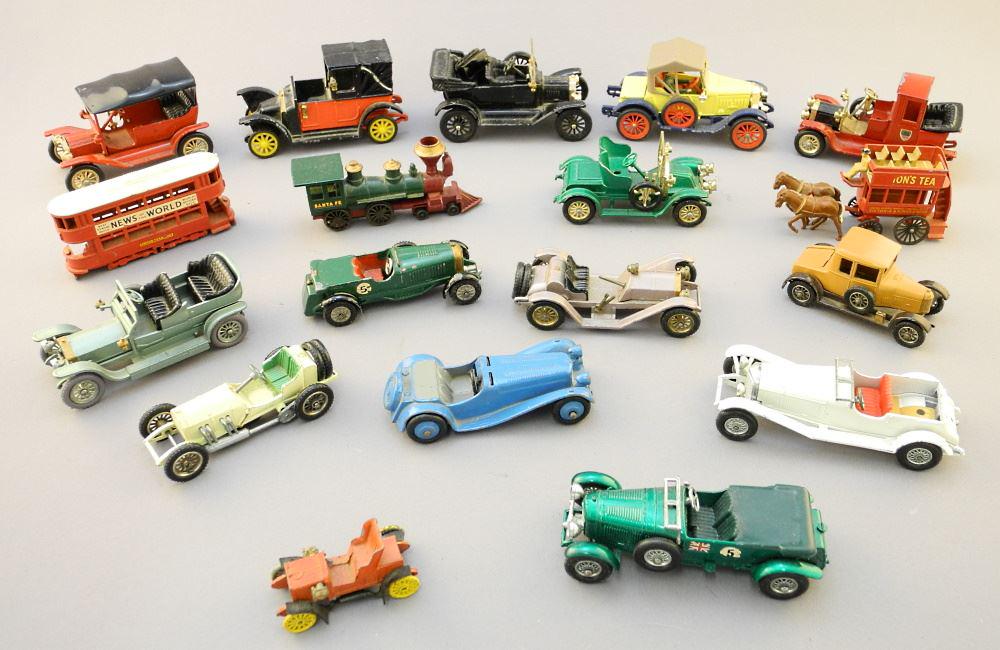 Collection of 17 Lesney & Dinky Toy Cars. (1 of 1)