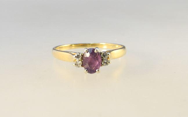 14-18K Gold, Amethyst & White Sapphire Ring, 0.06ozt. (1 of 2)