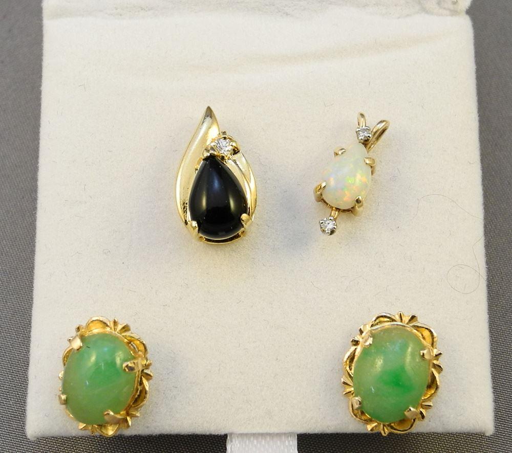 Pair of Jadeite Stud Earrings & 2 Pendants. (1 of 1)