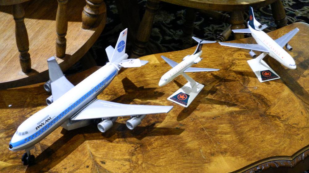 3 Model Planes: Pan Am Radio (lacking battery cover) & (1 of 1)