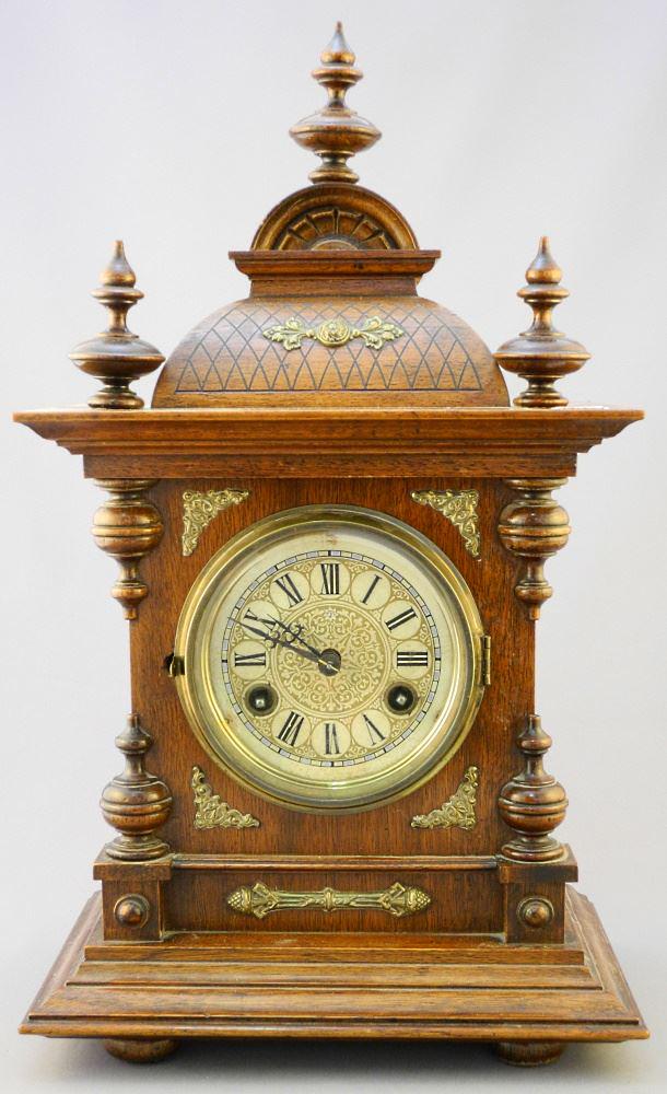 Junghans Oak Cased Clock, 16 1/2" high. (1 of 4)