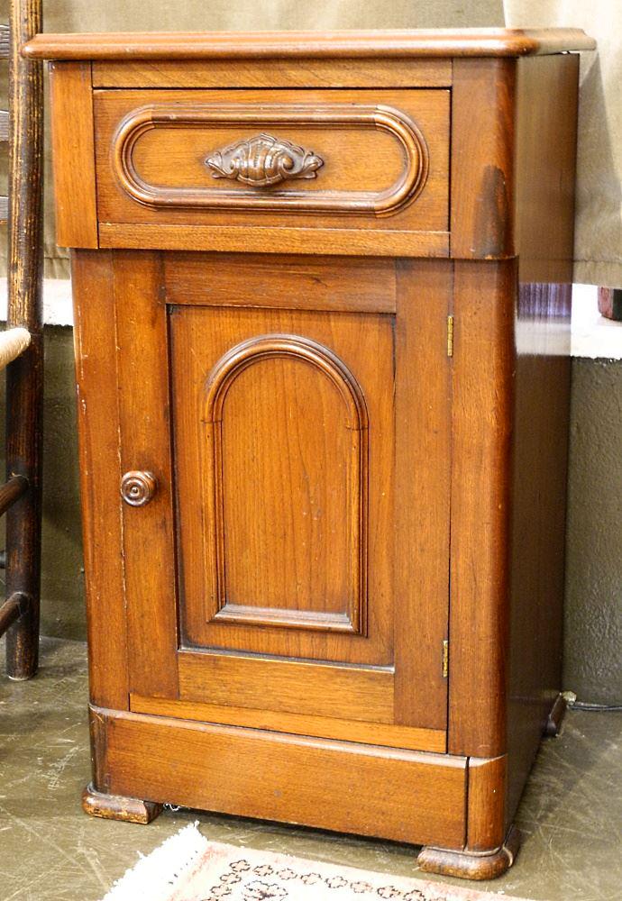 Small Mahogany End Table with Cabinet, 28 1/2" high. (1 of 2)