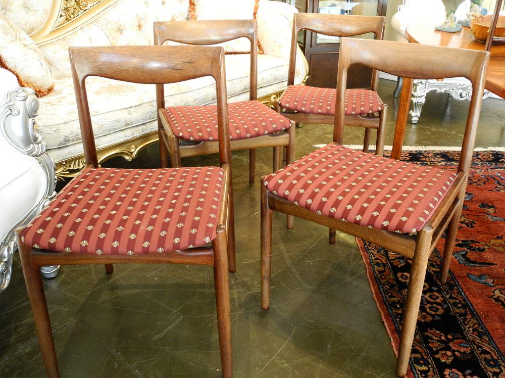 Set of 6 Mid-Century Dining Chairs.: Set of 6 Mid-Century Dining Chairs.