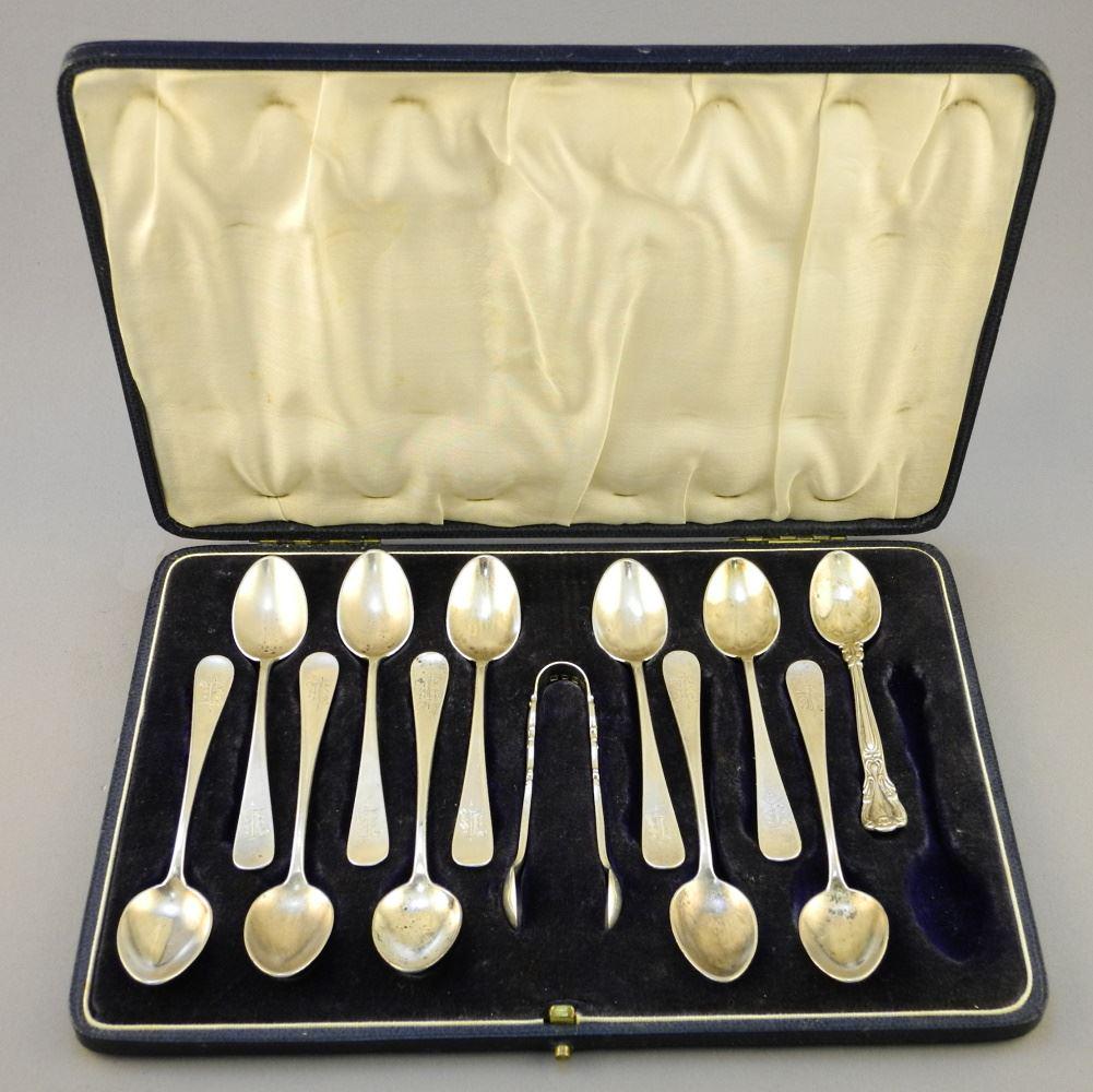 Cased lot of Sterling Silver Coffee Spoons & Nips (1 (1 of 5)
