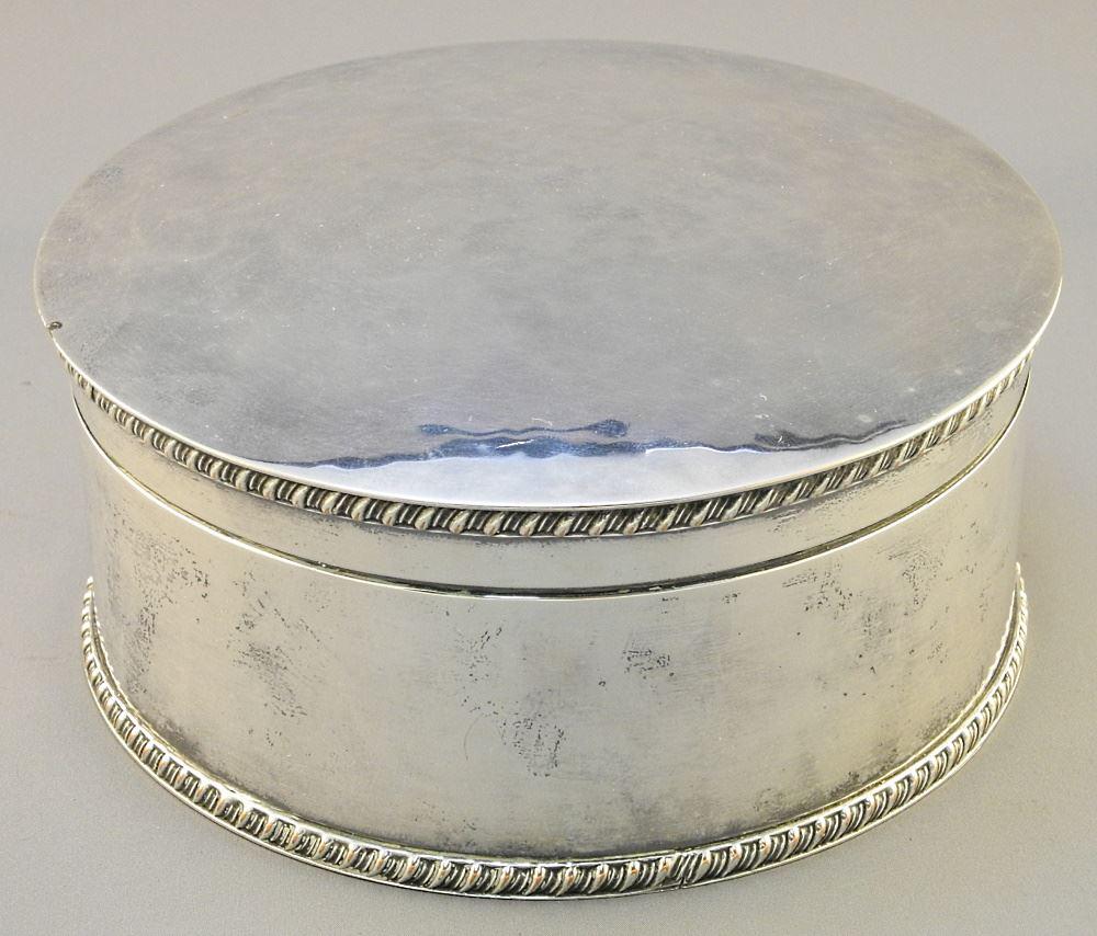 W.M. Carmichael Silver Plated Round Hinged Box, 6 3/4" (1 of 6)