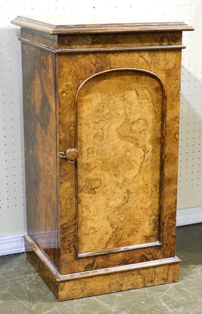 Victorian Burr Walnut Night Table. (1 of 6)