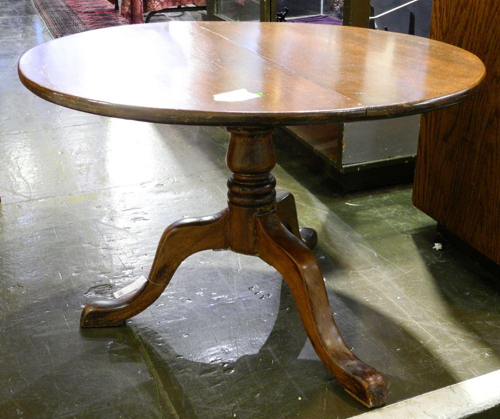 Victorian Mahogany Circular Tripod Table. (1 of 2)