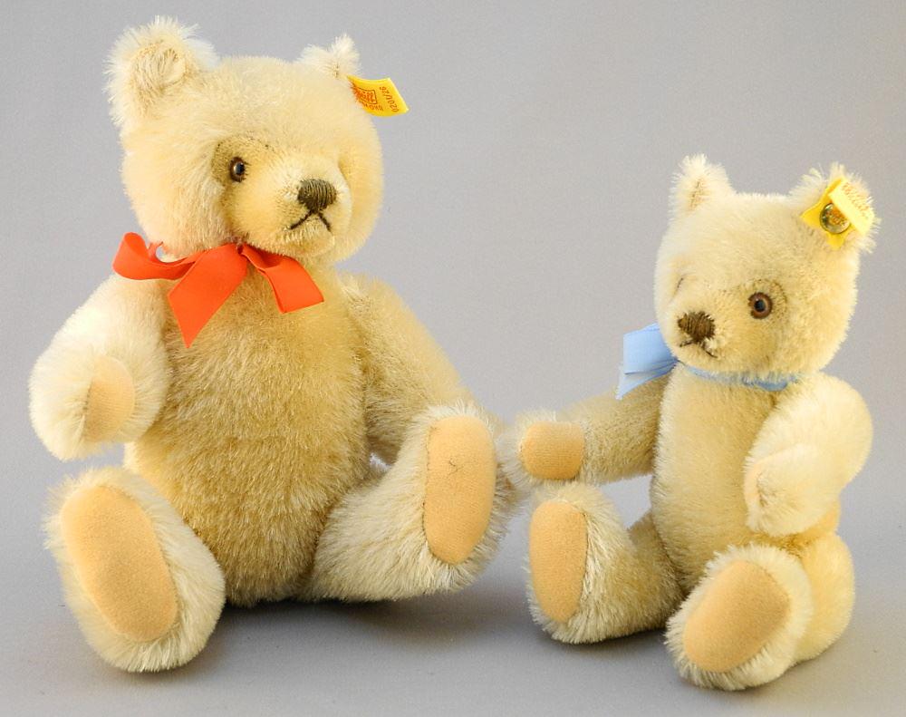 2 Steiff Bears, 9 1/2" & 7 1/2" high. (1 of 2)