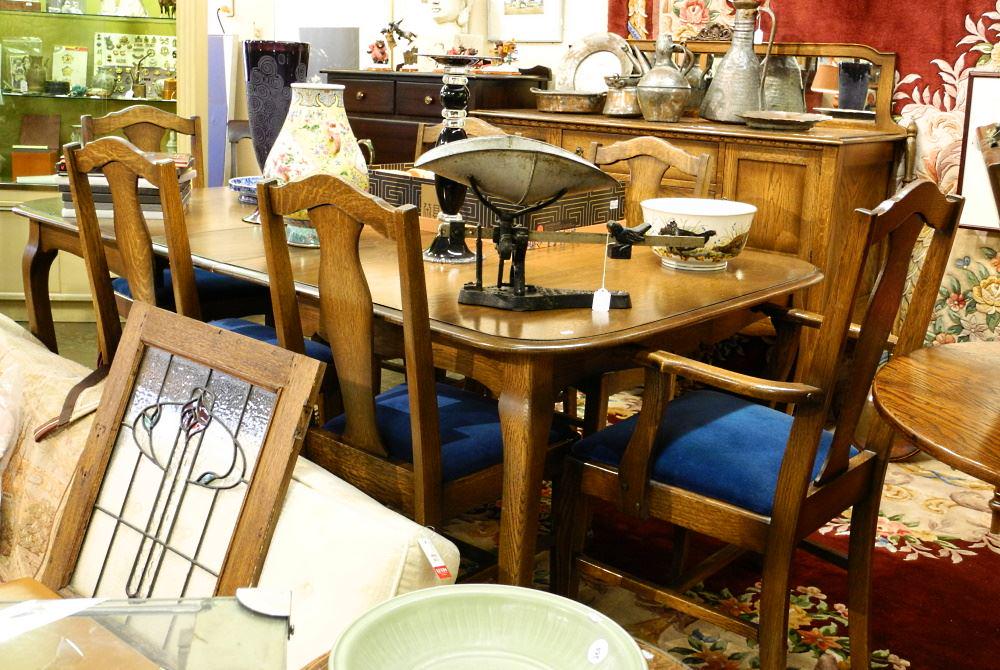 Vintage Oak Dining Table with 6 Chairs, 2 Leaves and (1 of 4)