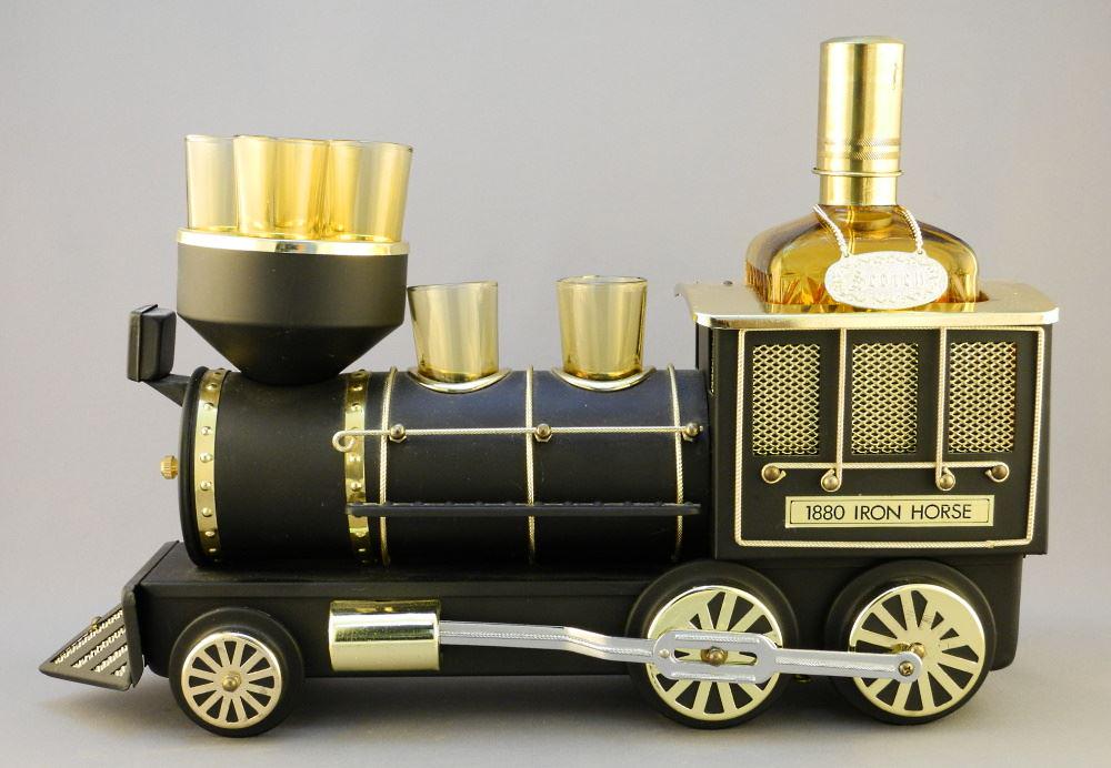 Musical Train Decanter & Shot Glasses, 15" length. (1 of 1)