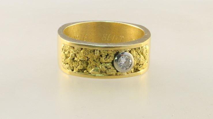 Mens 18K Gold Nugget Ring Set with a Diamond, 21.57 (1 of 4)