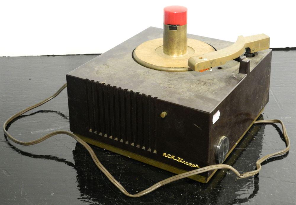 RCA Victor 9EY3 45 Player, As Found. (1 of 1)