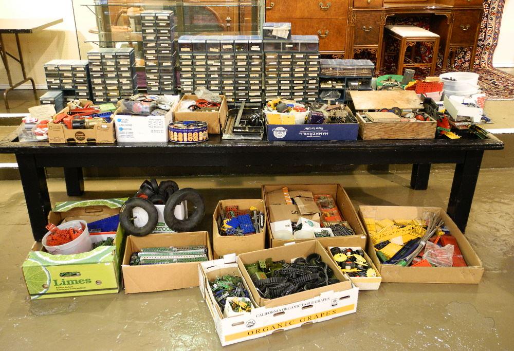Large Assortment of Meccano & Trays. (1 of 8)
