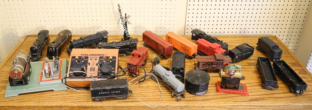 Model Train Set & Steam Engines. (1 of 5)