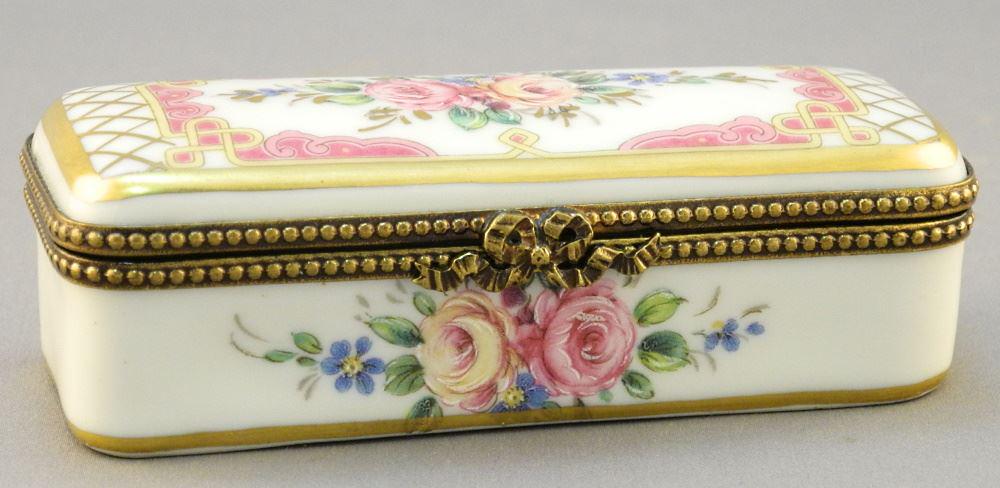 Limoges Porcelain Stamp Box, 3 1/2" length. (1 of 4)