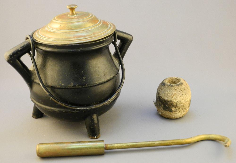 Cast Iron Fire Pot with Brass Utensil & Lid, 7 1/2" (1 of 1)