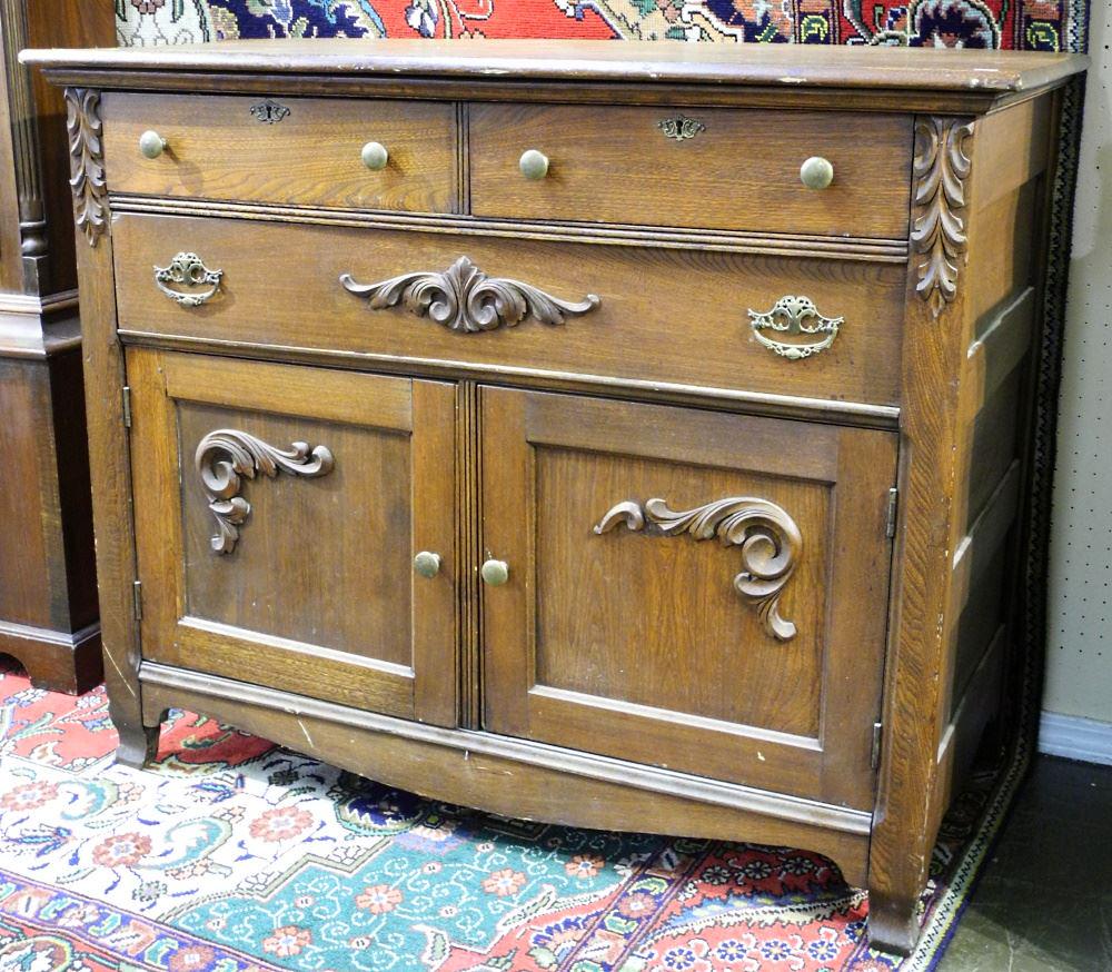 Oak Mirror Backed Sideboard. (1 of 4)