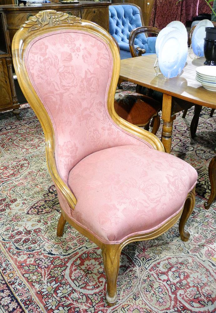 Victorian Style Walnut Framed Parlour Chair.: Victorian Style Walnut Framed Parlour Chair.