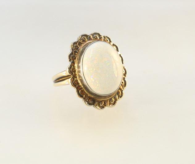 10K Gold & Opal Cabochon Ring, Size 5.5, TW 7.4 Grams. (1 of 4)