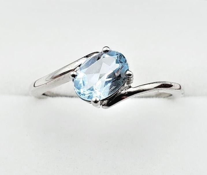 Sterling Silver & Blue Topaz Ring, Size 7. (1 of 4)