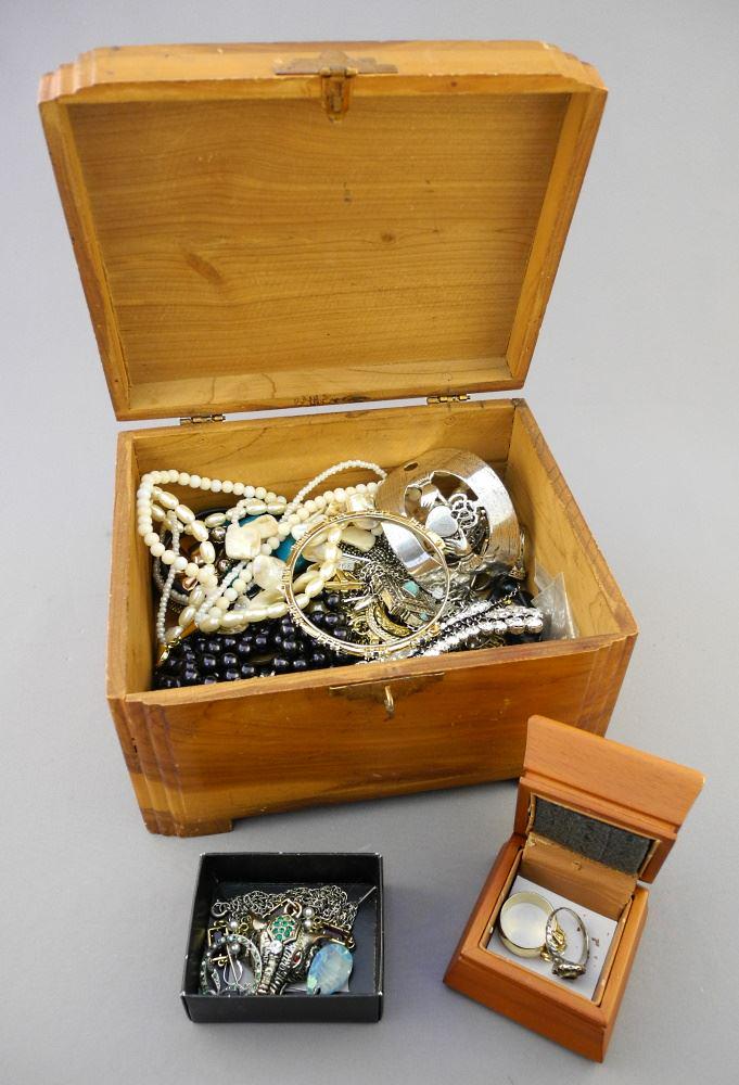 Large Box of Vintage Jewellery Some Sterling Silver. (1 of 3)