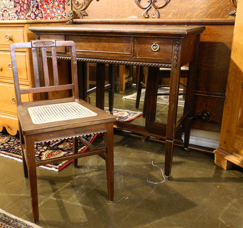 Quarter Sawn Oak Double Bed Frame with Vanity and Bench. (1 of 5)