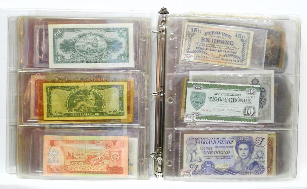 World Bank Note Collection Binder #7: Egypt - Gambia. (1 of 2)