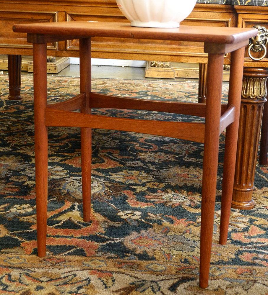 Petite Danish Modern End Table, 17 1/2" High. (1 of 2)