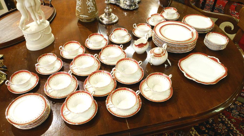 Set of Aynsley "Durham" Bone China Dinner Ware.: Set of Aynsley "Durham" Bone China Dinner Ware.