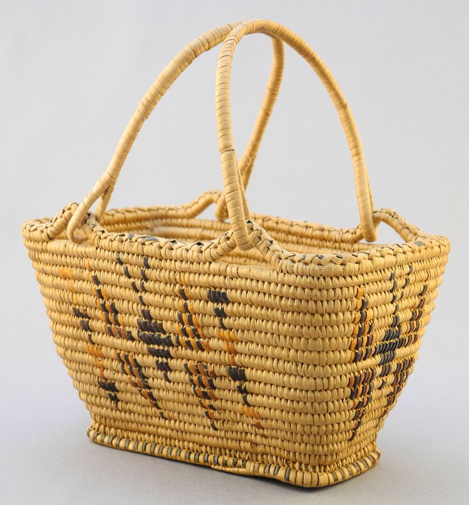 Miniature Salish Shopping Basket, 4" x 6 1/8" x 3 7/8". (1 of 9)