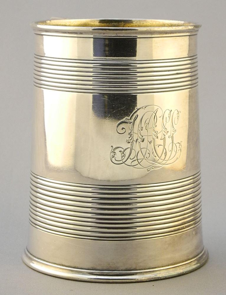 Hallmarked Silver Tankard, Edward Bernard & Sons, 4 5/8", 345 Grams, Base Engraved. (1 of 9)