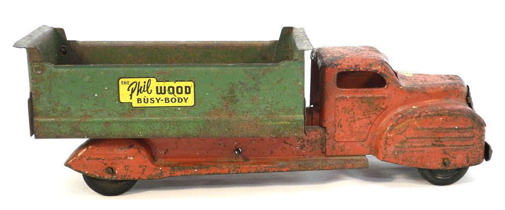 Lincoln Toys "Philwood Busy Body" Dump Truck, 17" Length. (1 of 2)