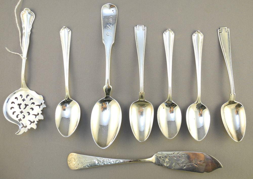 8 Pieces of Sterling Silver Cutlery: 6 Spoons/ Lifting Spoon/ Butter Knife, TW:209 Grams (1 of 2)