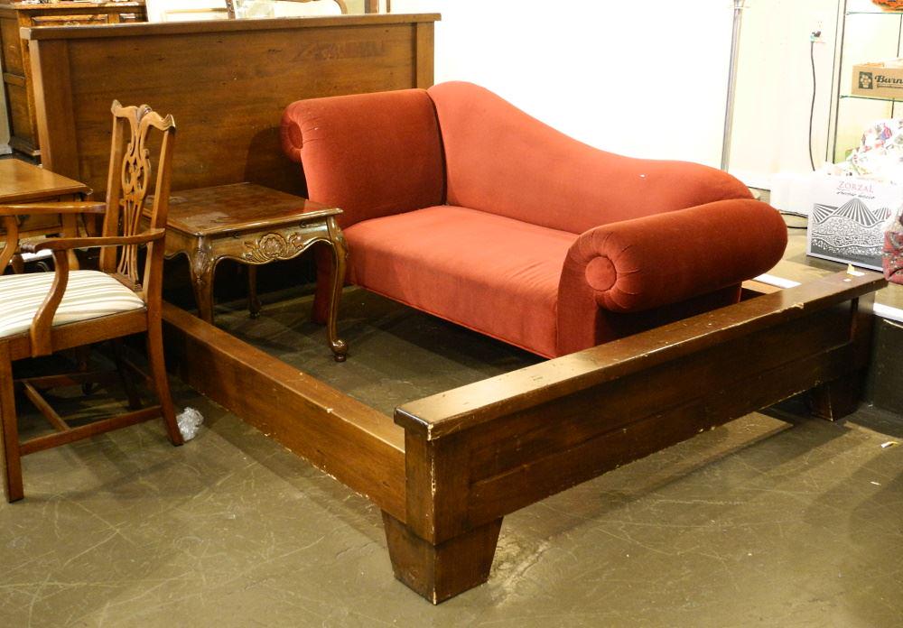 Queen Size Dark Wood Bedstead.: Queen Size Dark Wood Bedstead.
