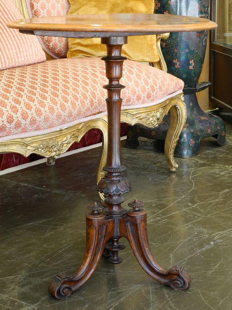 Victorian Burr Walnut Tripod Table with Ebonised & String Inlay, 29 1/4" High. (1 of 5)