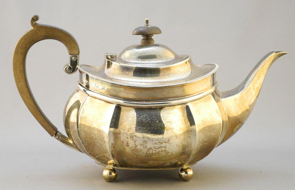 Mappin & Webb Hallmarked Silver Teapot, 11" Length, TW:540 Grams.: Mappin & Webb Hallmarked Silver Teapot, 11" Length, TW:540 Grams.