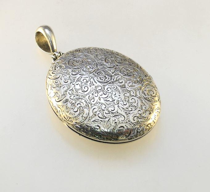 Sterling Silver (Tested) Locket, 3" High, 30.51 Grams.: Sterling Silver (Tested) Locket, 3" High, 30.51 Grams.
