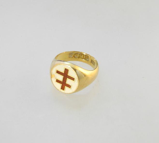 18K Hallmarked Gold & Enamel Ring (Chipped) with St.Columb's London- derry Inscription & Box. (1 of 5)