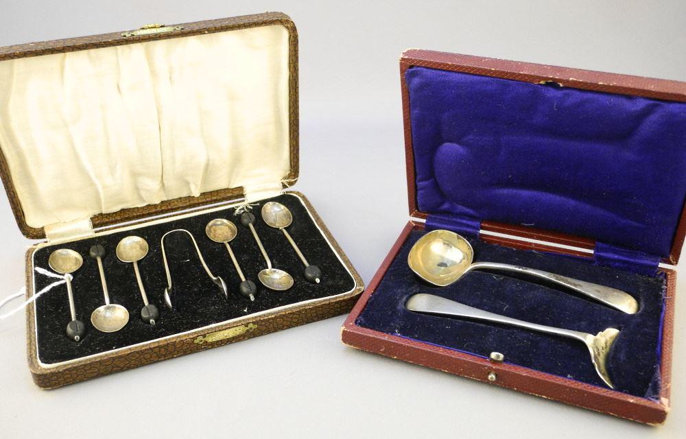 2 Hallmarked Sterling Silver Coffee Spoons & Pusher Cased Sets. (1 of 5)