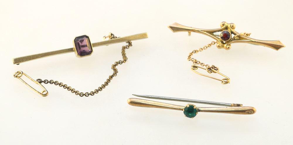 Three 9K Gold Bar Pins Set with Synthetic Stones, 5.7 Grams.: Three 9K Gold Bar Pins Set with Synthetic Stones, 5.7 Grams.