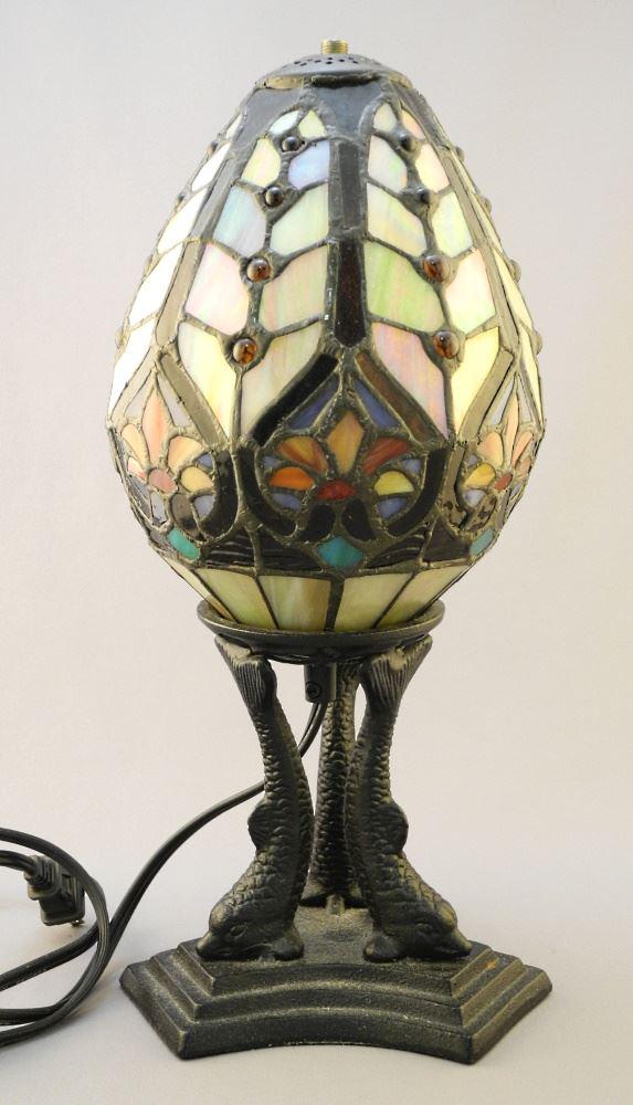 Tiffany-Style Desk Lamp, 14" High. (1 of 2)