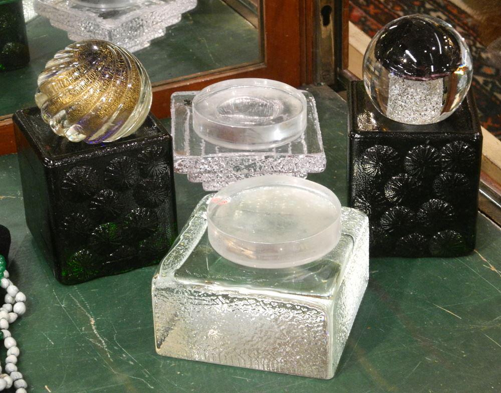 Collection of 8 Art Glass Bookends & Paper Weights. (1 of 1)