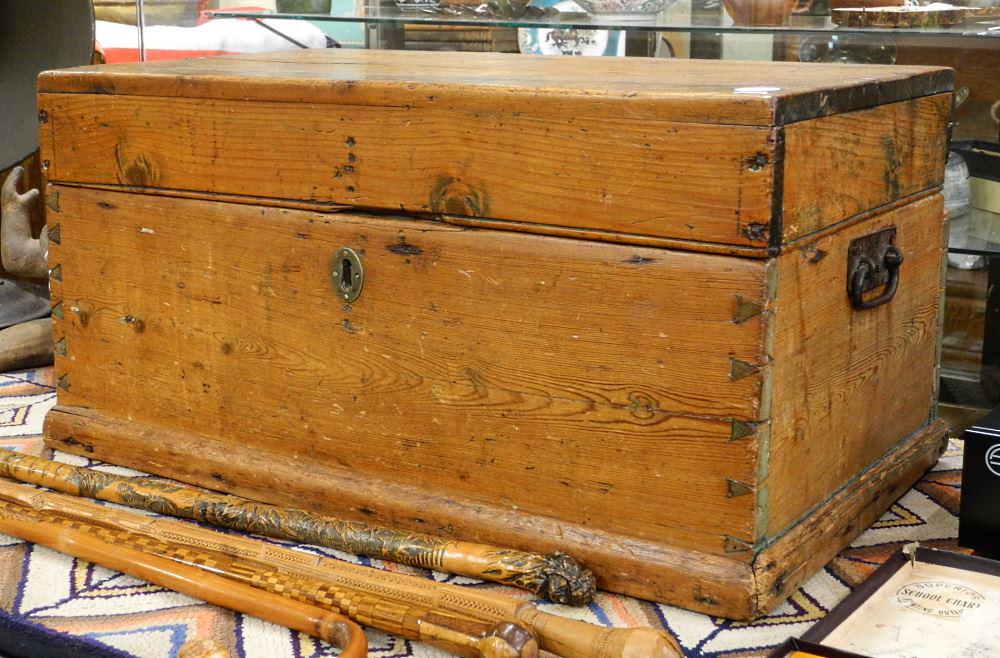 Candiana Pine Blanket Box, 26 1/2" wide. (1 of 2)